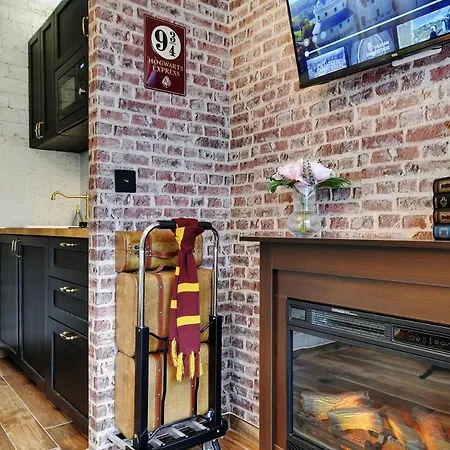 Cmg - Harry Potter Themed Studio In Paris Apartment